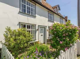 Holly Cottage, holiday home in Huntingfield