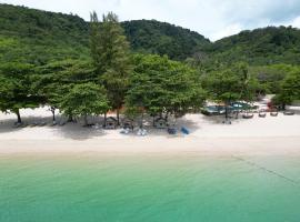 Cruiser Island By Swiss-Belhotel, hótel í Ko Lone