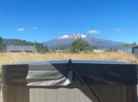 5 Bedroom, Solar on Snowmass Ohakune, Yellow Door