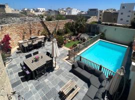 Id-dar Taz-zija Holiday Home including pool & garden, hotel in Siġġiewi