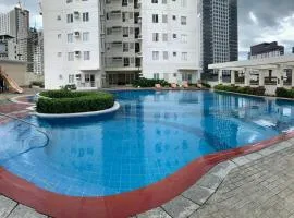 Comfy Avida Cebu w/ Pool(2 adjoined units) 50MBPS