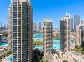 Downtown Dubai, Luxury 2 Bed 2 Bath Apartment - Pool, Gym, AirCon, Parking - Views of The Dubai Fountain & Burj Khalifa