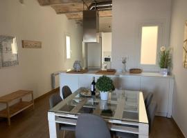 Fantastico Tarragona Corsini Apartment-1, en el centro con parking, hotel cerca de Pimec, Tarragona