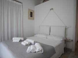 VILLA ASFODELO-INFINITYHOLIDAYS โรงแรมที่มีสระว่ายน้ำในคอสตาพาราดีโซ
