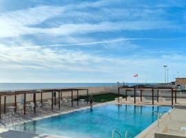 Alojamiento frente al mar con maravillosas vistas!、マレイニ・ブラウのホテル