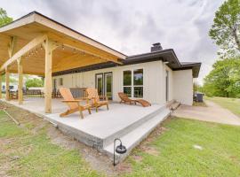 Checotah Vacation Rental with Eufaula Lake Access!, villa sa Eufaula