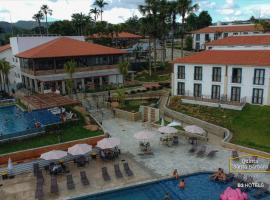 Resort Quinta Santa Bárbara OFICIAL、ピレノポリスのホテル