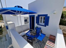 Maraki's Little House Santorini, Hotel in Kamari