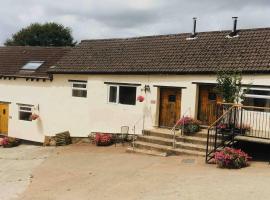 Recently renovated 3-Bed Apartment on Exmoor, pet-friendly hotel in Minehead