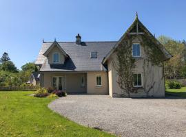 4 bedroom holiday home with wheelchair accessible bathroom 2km from Kenmare, chalupa v destinaci Kenmare