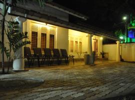 Dions Guest House, hotel v Negombu