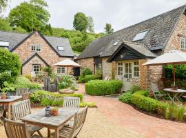 Tudor Farmhouse Hotel, hotel in Clearwell