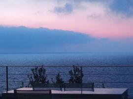 Belle villa avec vue sur mer d'exception- Meria, Familienhotel in Meria