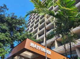 Wayfinder Waikiki, hotelli Honolulussa lähellä maamerkkiä Ala Wai golf course