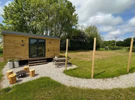 The Stag's Head - Shepherds Hut, cheap hotel in Great Singleton