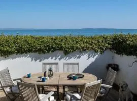 Historical beachhouse in Snekkersten