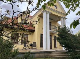 Dako Mansion, Stylish, Modern, Cosy, hotel v destinaci Řešov