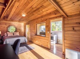 Amazing 1 bdrm guest house minutes from the beach, pet-friendly hotel in Santa Cruz