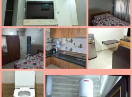 The Nest - Luxurious Landing, hotel with parking in Sangli
