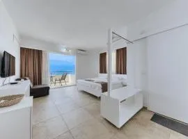 MonteCasa Seaview Rooms