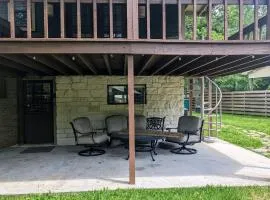 Lake ConRoy Estates - Unit B with Pool Access