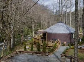 Tranquil Haven Luxy Yurt - Creekside Glamping with Private Hot Tub