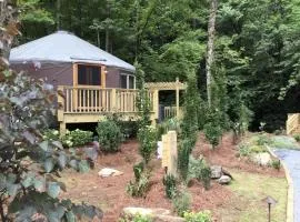 Spring Ridge Luxury Yurt - Creekside Glamping with Private Hot Tub