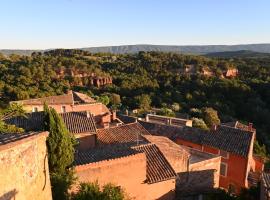 Maison Porte Heureuse, villa in Roussillon