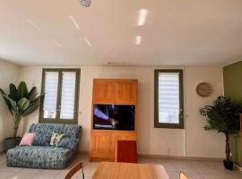 Grand Appartement lumineux, hotel v destinaci Canet-en-Roussillon
