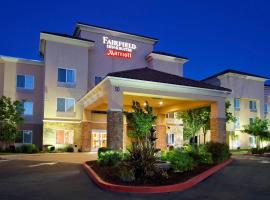 Fairfield Inn & Suites Fresno Clovis, hotel near Fresno Yosemite International Airport - FAT, Clovis