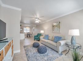 2 Bed-1 Bath With Sunroom, Private Pool And Beach Access!, lejlighed i Clearwater Beach