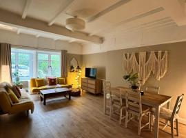 Beautiful flat sleeps 4 in Taplow Maidenhead Near Windsor and Ascot racecourses Near Legoland, hotell sihtkohas Taplow