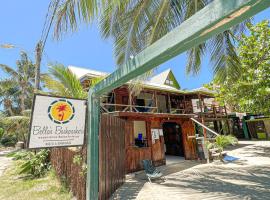 Bella's Backpackers Hostel, beach hotel in Caye Caulker