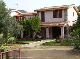 Hotel S'obreschida, hotel in Castiadas