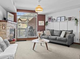 ⭐️ Luxury Mountain View Studio in Canmore ⭐️, caba&ntilde;a en Canmore