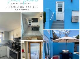 Sunset Paradise Oceanview 1-Bedroom Holiday Home Walking Distance to Beaches & Railway Trail, location de vacances à Hamilton