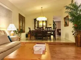 Pool House in Tropical Miami