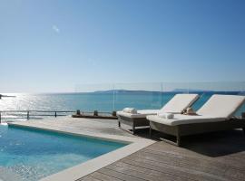 Pictures Suites, hotel em Agios Stefanos