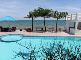 Hai Yen Family Hotel, basseiniga hotell Mui Nes