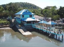 Bella Louise Bar Resto, holiday rental in Busuanga