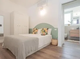 A Step from the Dome Apartment by Rent All Como