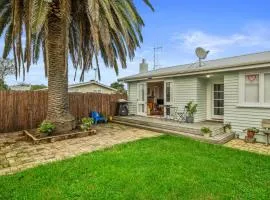 The Remodelling Room - Mount Maunganui Cottage