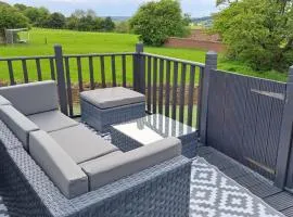 Charming Coastal Cottage with Hot Tub and Garden Sleeps 8