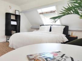 Guesthouse at the Amstel river with 2BR 2BA and garden、アムステルフェーンのホテル