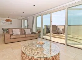 APARTMENT BY THE BEACH The Foxcove