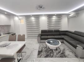 Apartman Viktor, hotel di Igalo