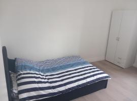 Belle Chambre pour une personne, homestay in Rouen