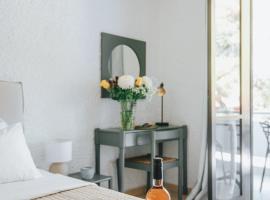 Apollo Resort, гольф-готель у місті Айя-Марина, Егіна