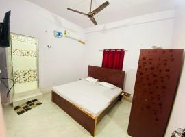 Rita Shree Homestay At Ayodhya Highway, hotel with parking in Sultānpur