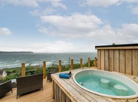 The Albatross 12, hotel with jacuzzis in Woolacombe